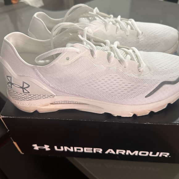 Men’s Under Armour HOVR Sonic 6. - Picture 7 of 9